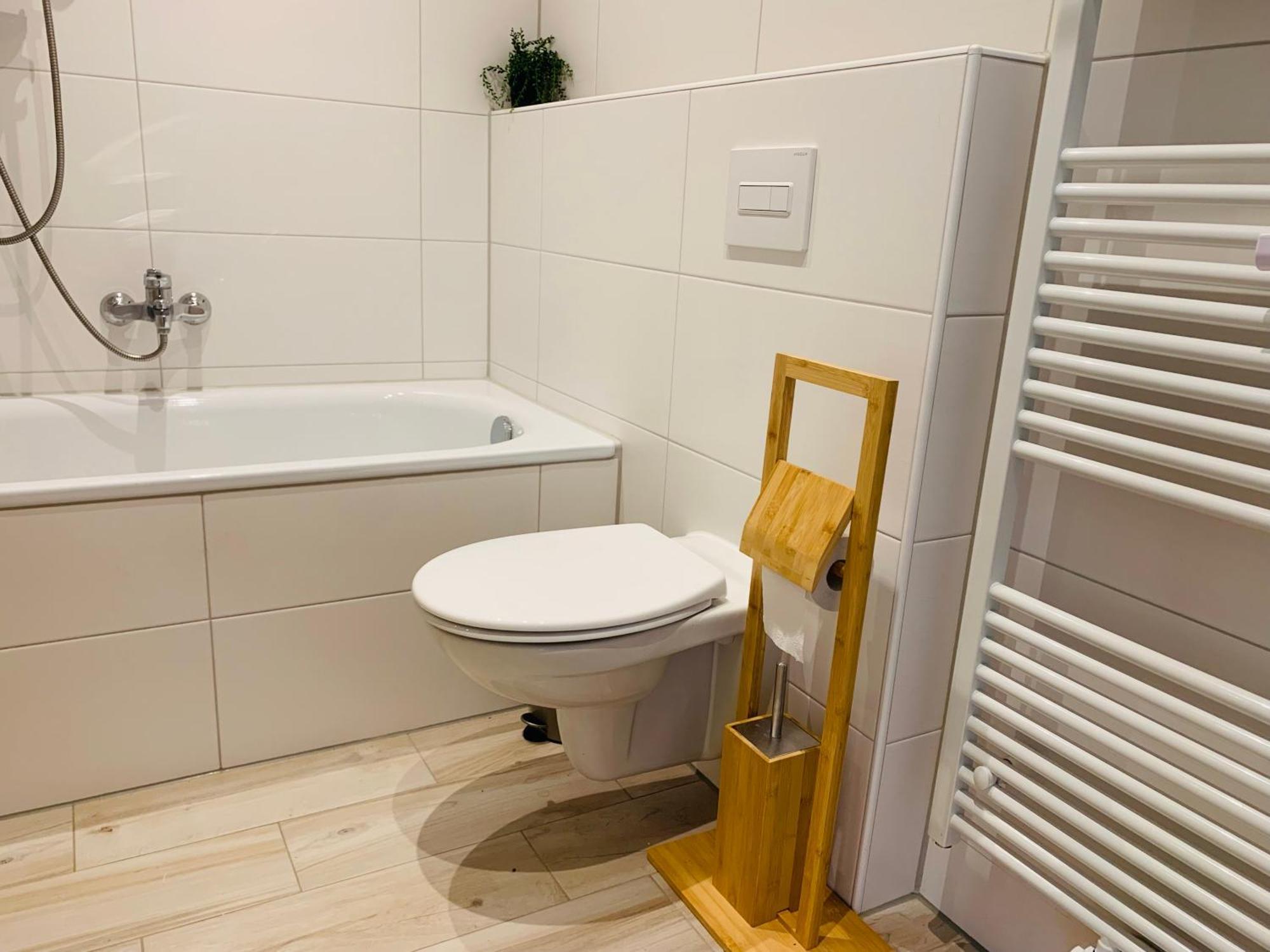 Am Schloss Wolkenstein, 86M2, 3Br, Babybett, Office Exterior foto